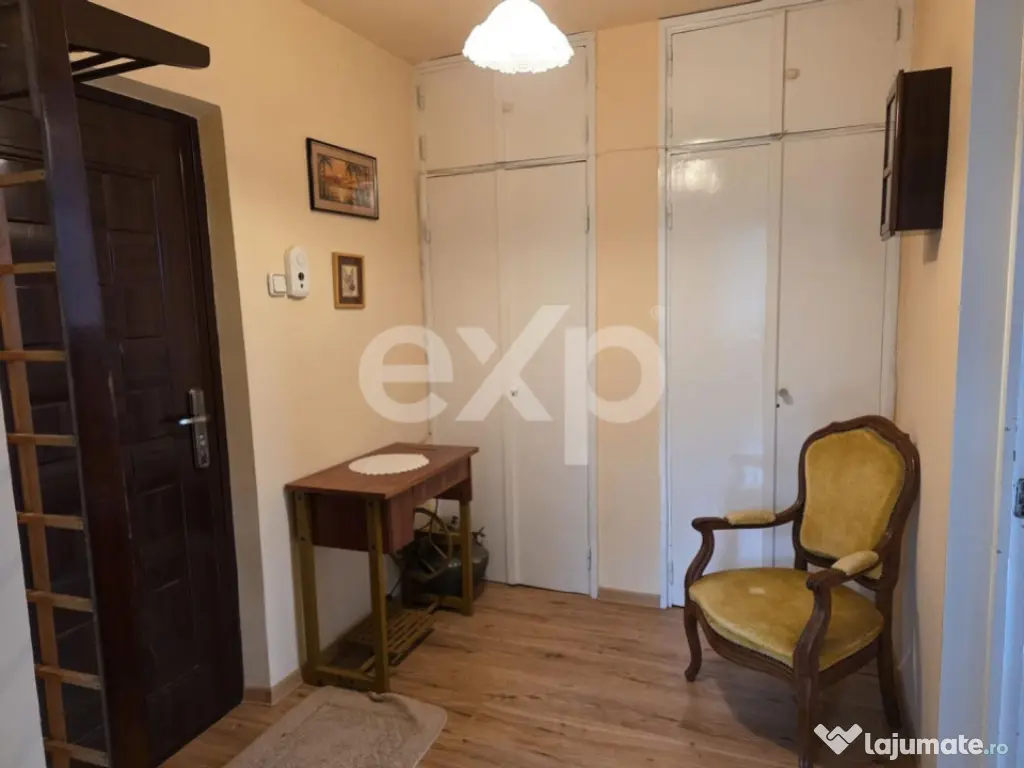 Apartament cu 2 camere de vânzare, strada Bucegi, zona Narc 