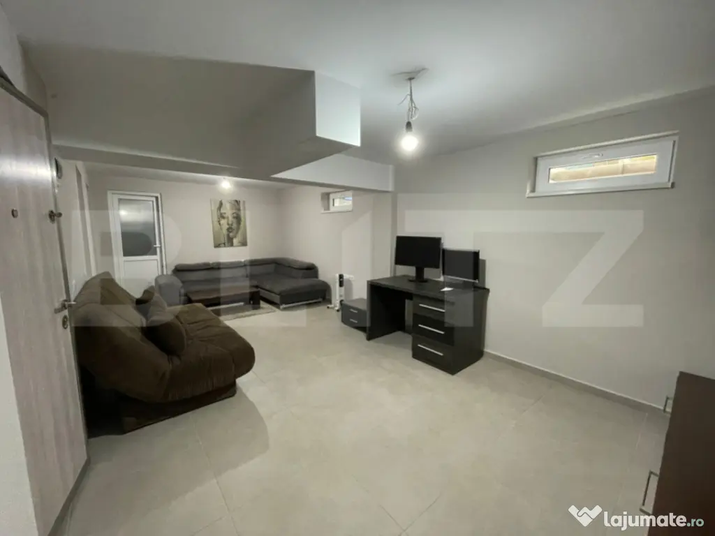 Apartament 3 camere, 52 mp, decomandat, cu parcare