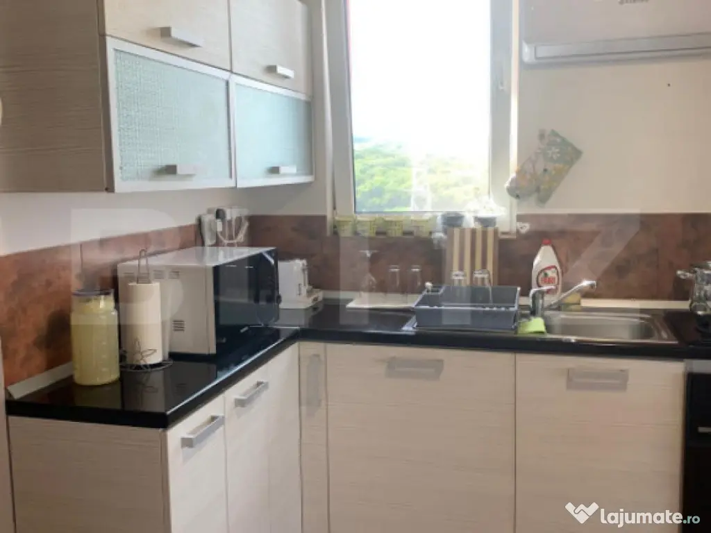 Apartament cu 3 camere, 60mp, parcare, zona Manastur 