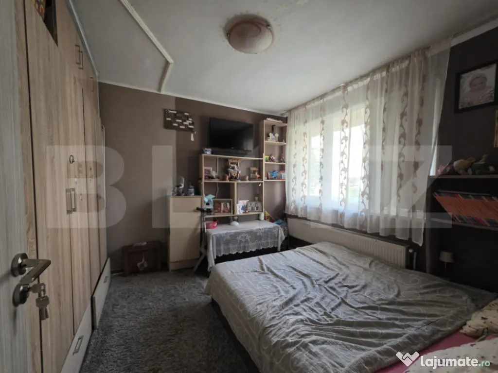 Apartament 2 camere de vanzare, 30.25 mp, zona Carpati 1 Sat 