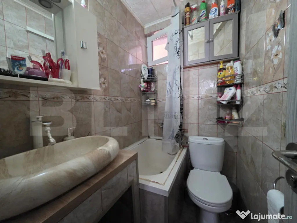 Apartament 2 camere de vanzare, 30.25 mp, zona Carpati 1 Sat 