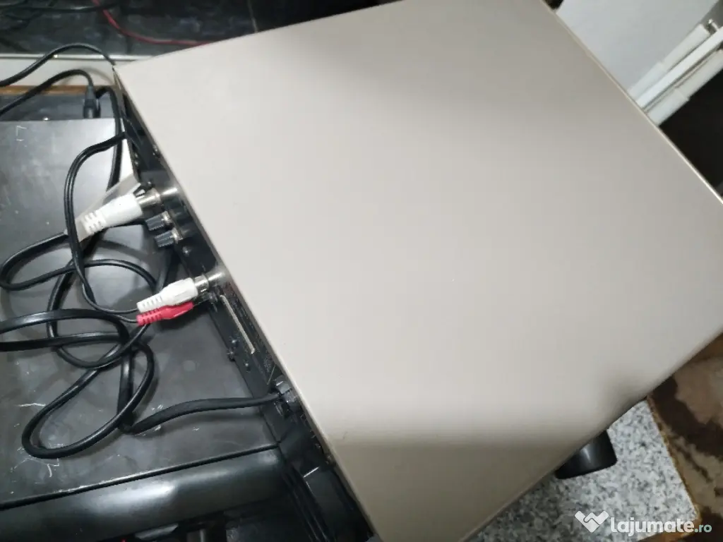 Tuner digital Denon UTU-F07