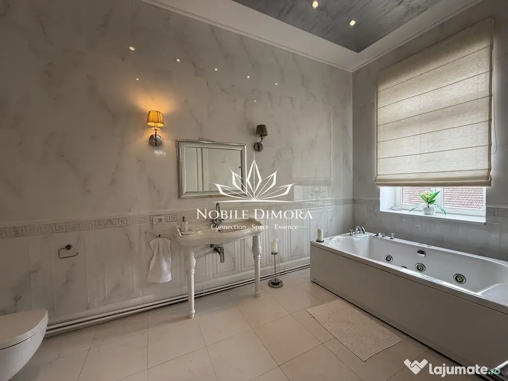 Apartament istoric de lux cu 3 camere de 130mp langa Pref...