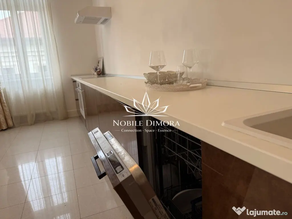 Apartament istoric de lux cu 3 camere de 130mp langa Pref...