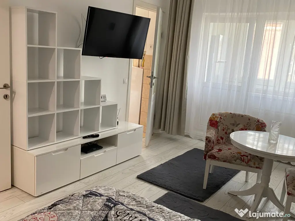 Proprietar chirie Sibiu Strand garsoniera etaj 3 