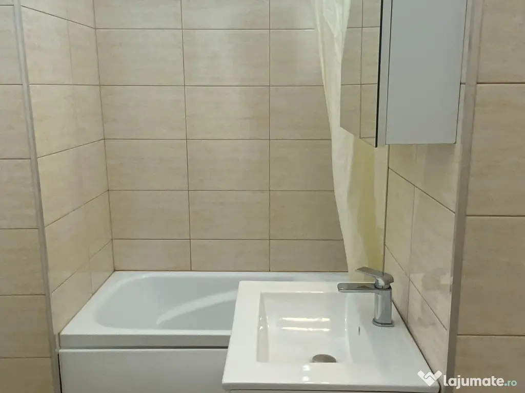 Proprietar chirie Sibiu Strand garsoniera etaj 3 