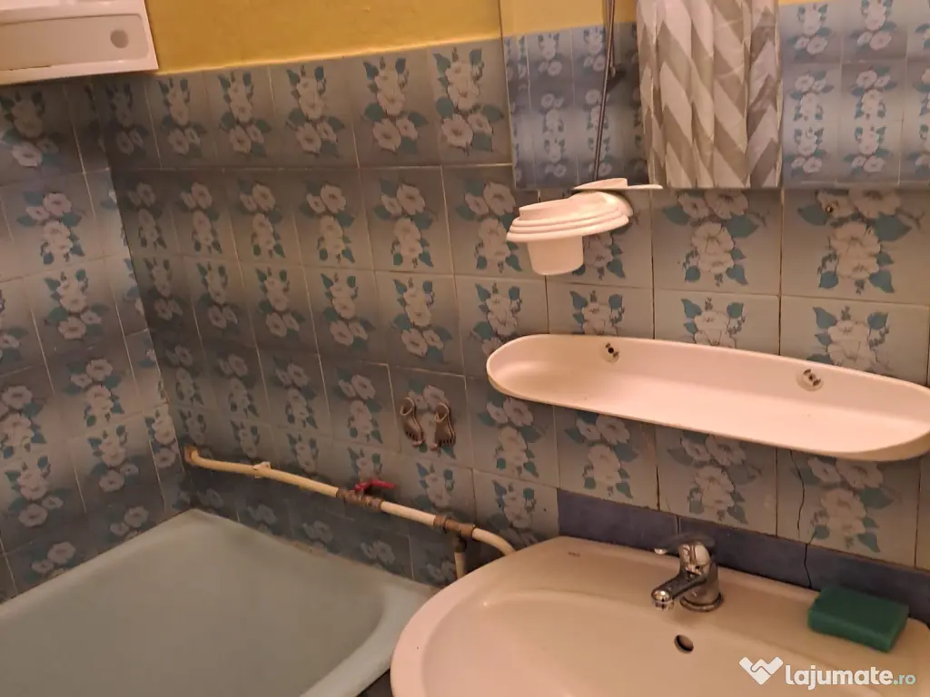dau inchirie o camera cu loc de gatit si baie la casa cu intrare separata 