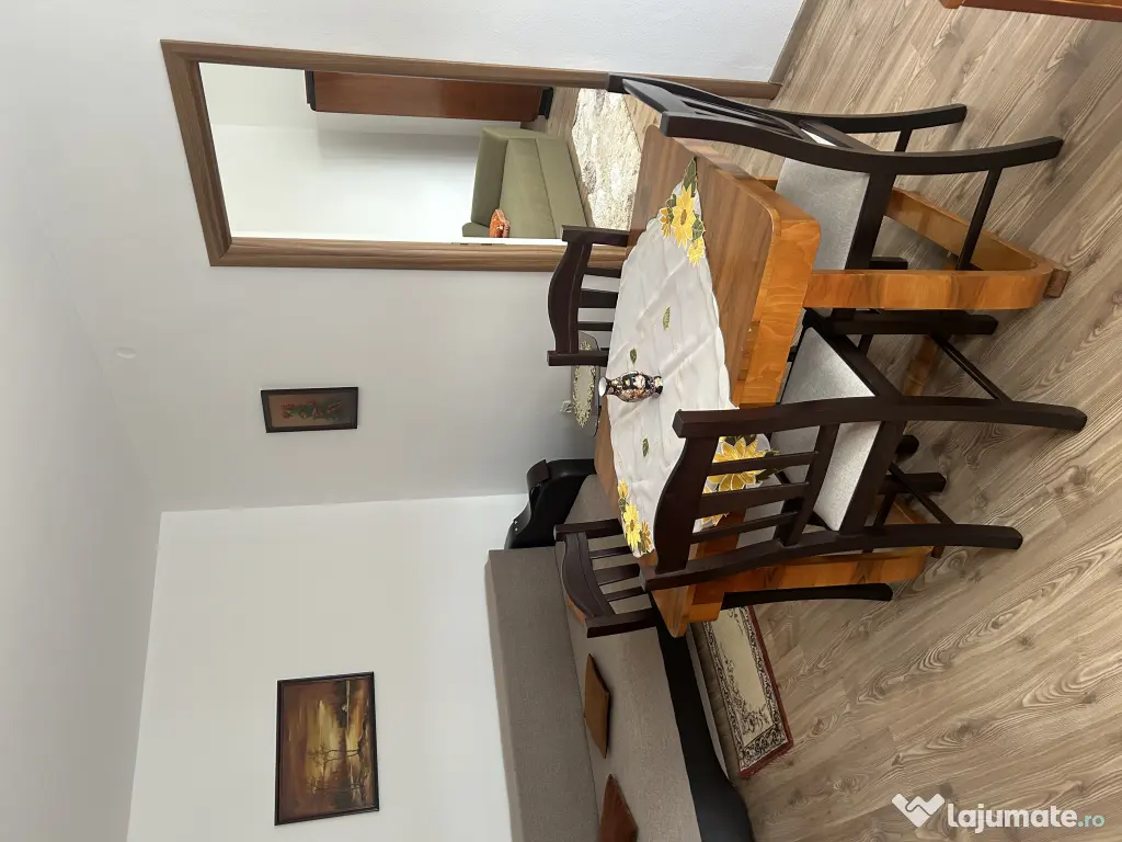 PROPRIETAR vând apartament 2 camere semidecomandat,ultracentral,BACAU