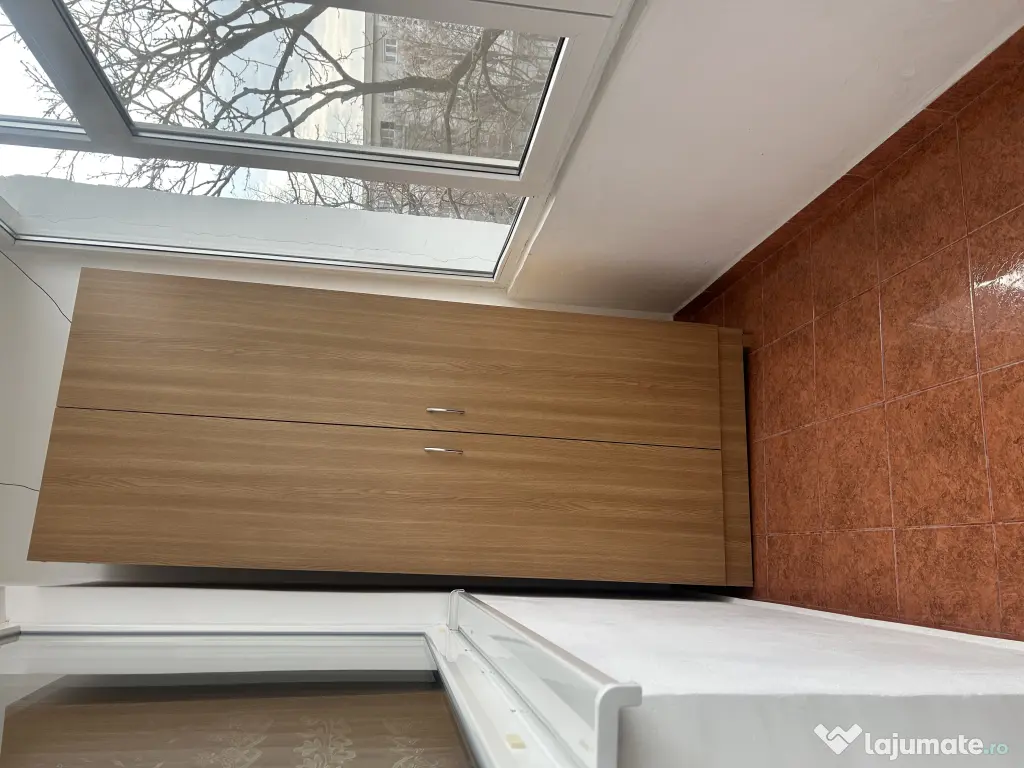 PROPRIETAR vând apartament 2 camere semidecomandat,ultracentral,BACAU