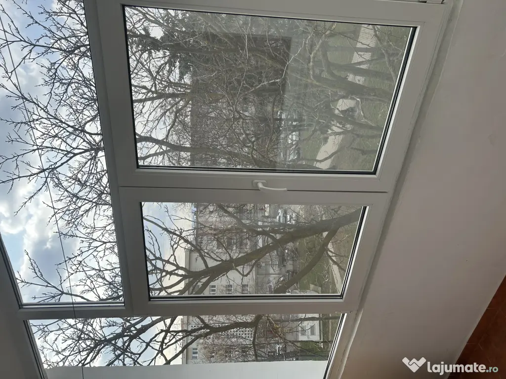 PROPRIETAR vând apartament 2 camere semidecomandat,ultracentral,BACAU