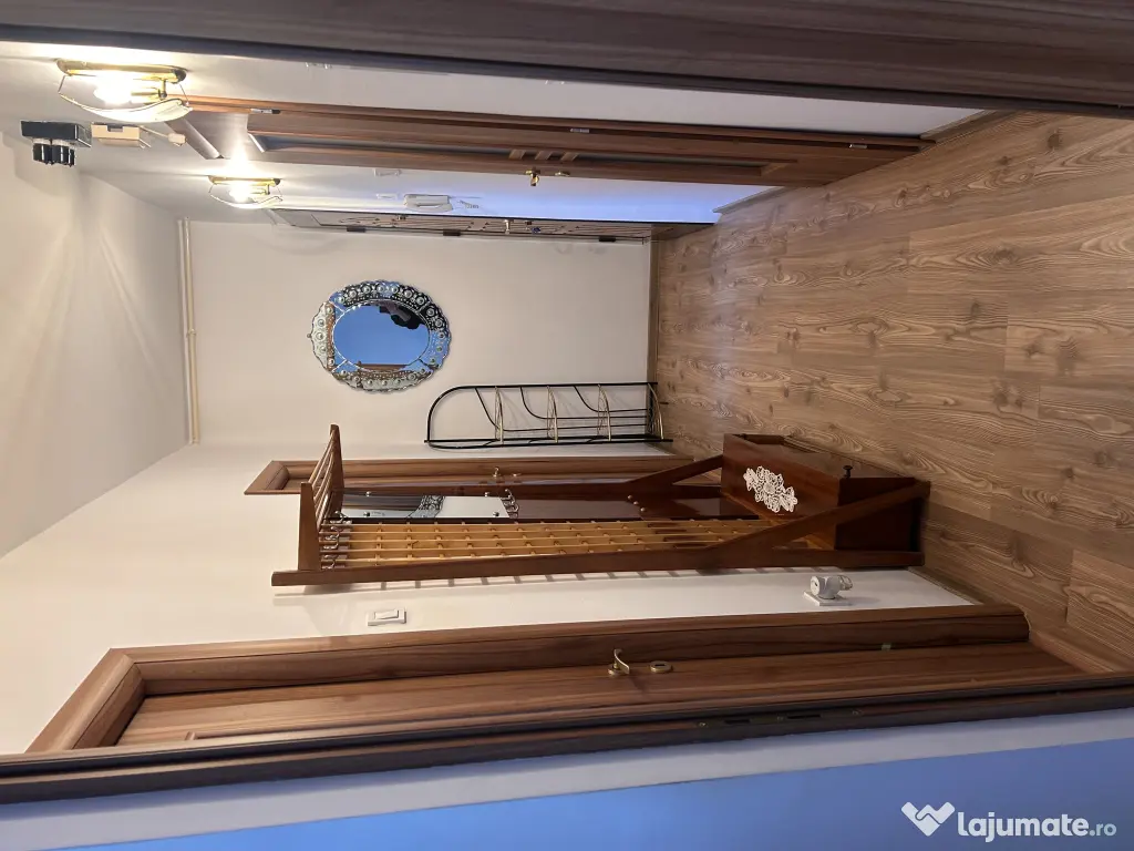 PROPRIETAR vând apartament 2 camere semidecomandat,ultracentral,BACAU