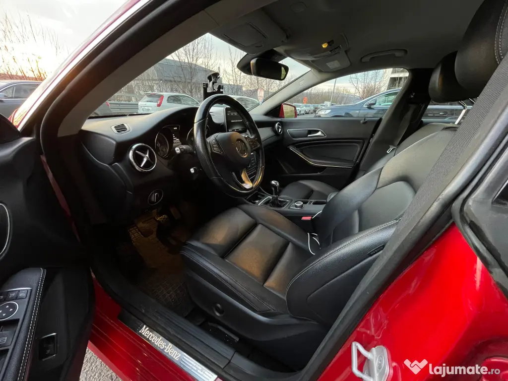 De vânzare Mercedes CLA180 