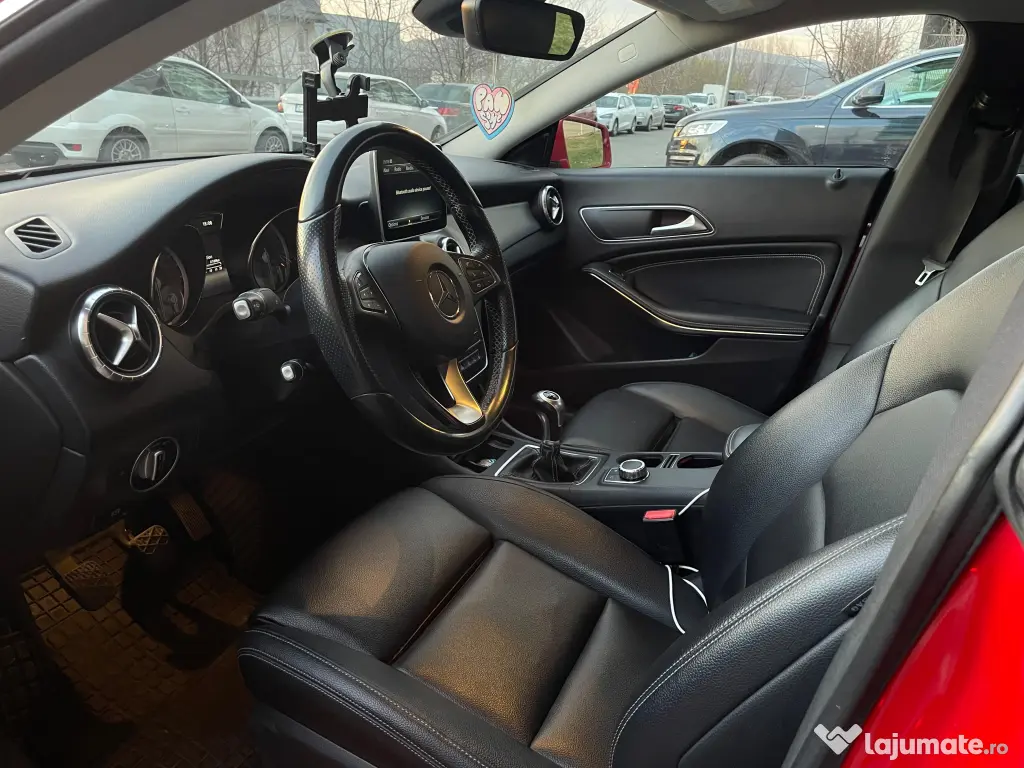 De vânzare Mercedes CLA180 