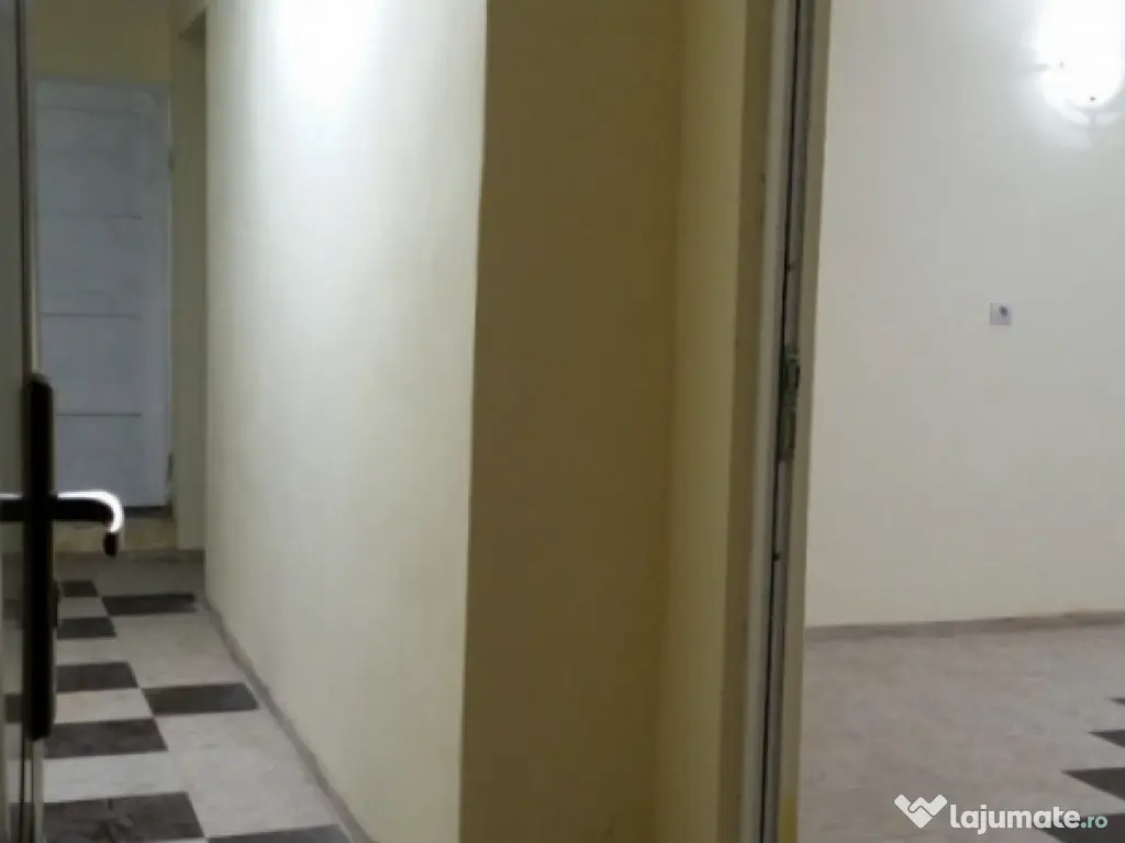 Inchiriez sp.com.zona Ultracentrala - ID : RH-10717-property