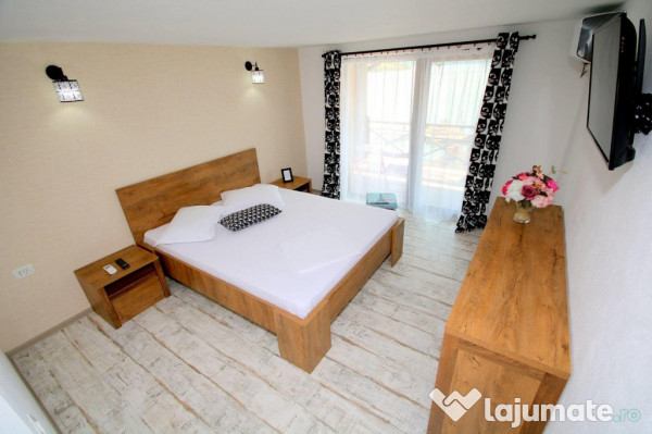 Pensiunea Mustăciosul Dunării și Hotel plutitor-Clisura 