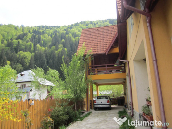 Voineasa, jud. Valcea, vila 13 camere, altitudine 700 m 