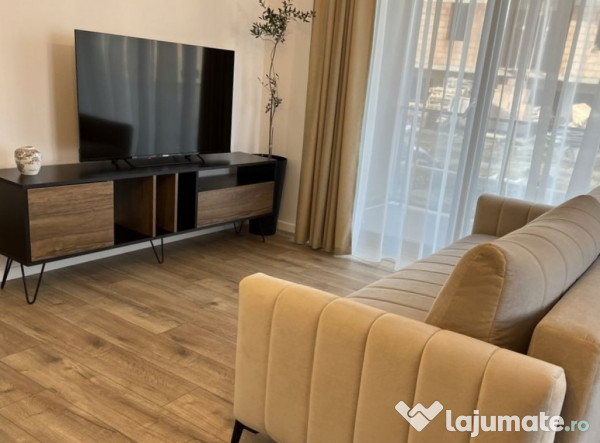 Apartament 2 camere, zona 13 septembrie 