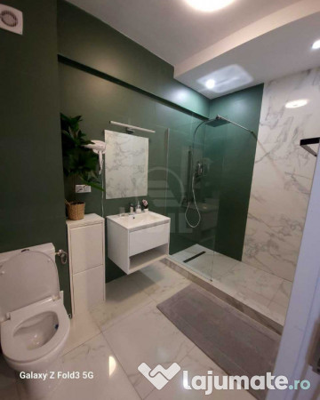 Apartament cu 2 camere DE LUX zona Teilor etaj 1!!