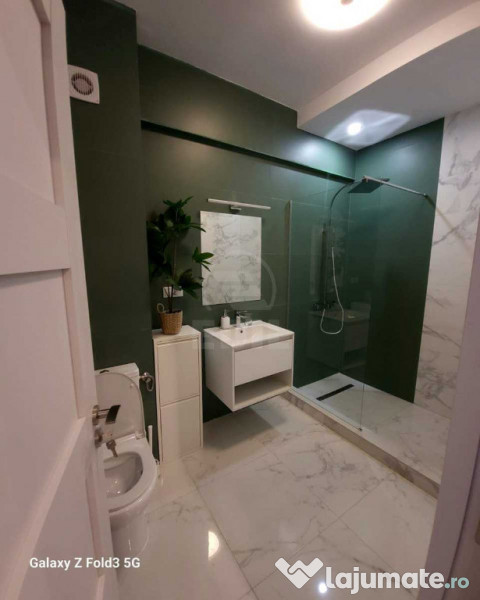 Apartament cu 2 camere DE LUX zona Teilor etaj 1!!