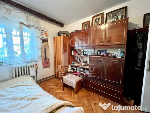 Apartament cu 4 camere, centrala proprie, zona Aradului 