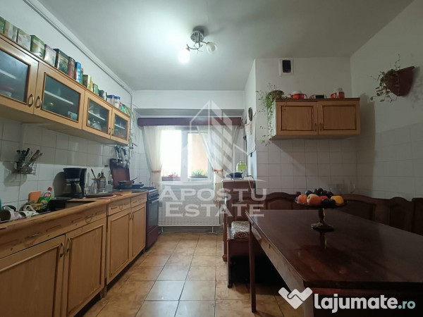 Apartament cu 4 camere, centrala proprie, zona Aradului 