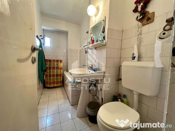 Apartament cu 4 camere, centrala proprie, zona Aradului 