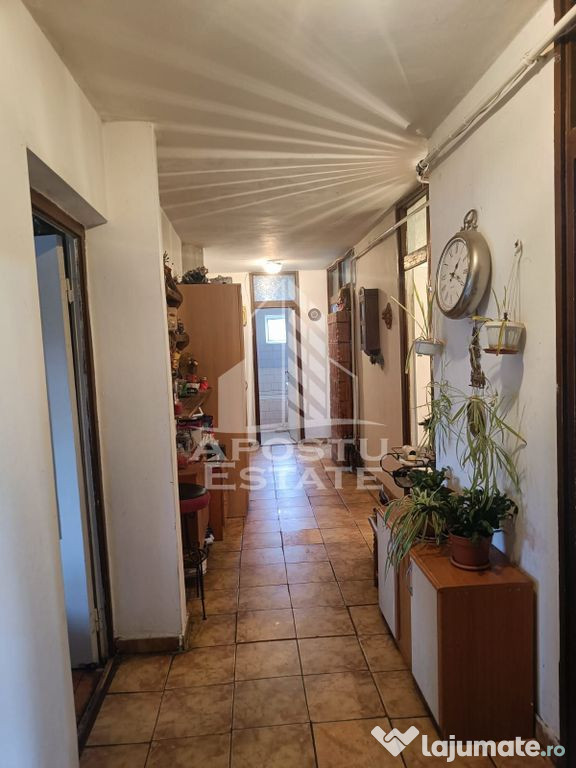 Apartament cu 4 camere, centrala proprie, zona Aradului 