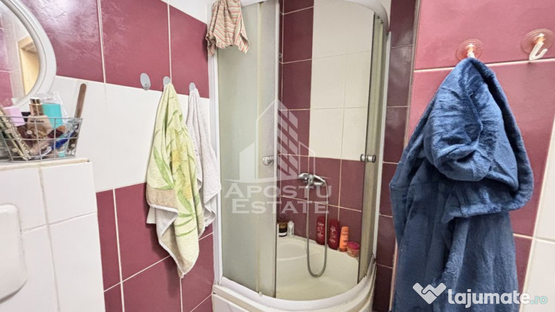 Apartament cu 3 camere, 65mp, centrala proprie, zona Cale... 