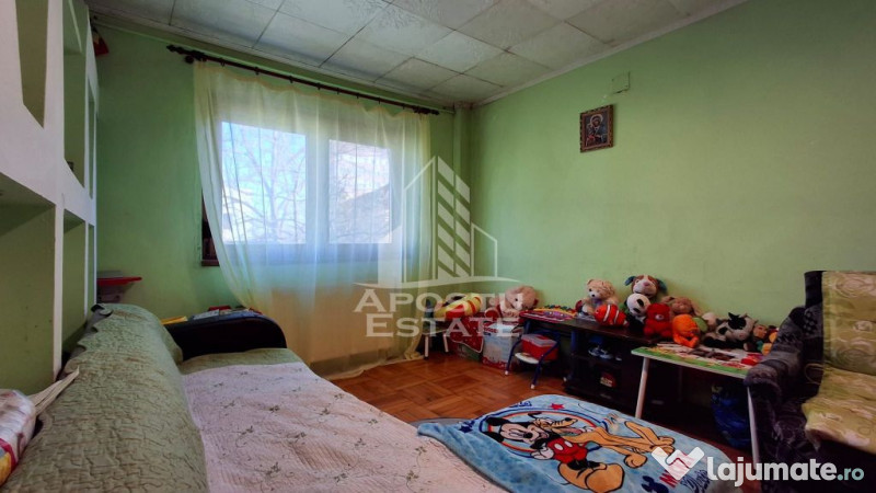 Apartament 2 camere,semidecomandat,zona Romanilor 