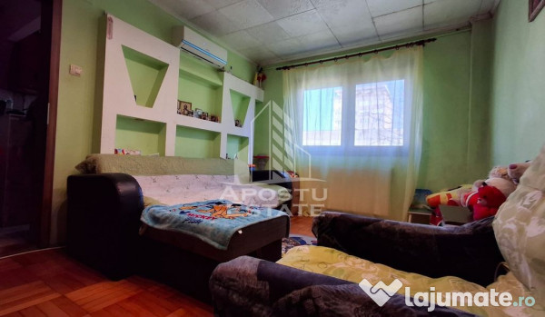 Apartament 2 camere,semidecomandat,zona Romanilor 