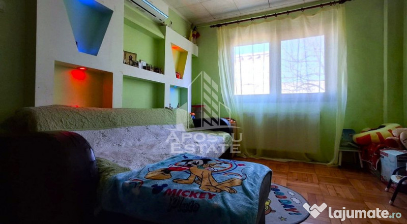 Apartament 2 camere,semidecomandat,zona Romanilor 