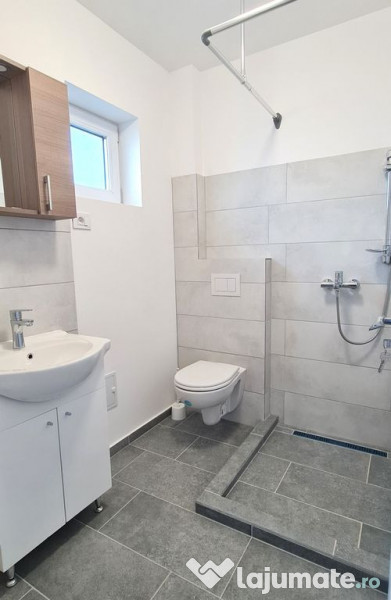 Casa semimobilata semiutilata in Cartier Izvor Tarlungeni... 