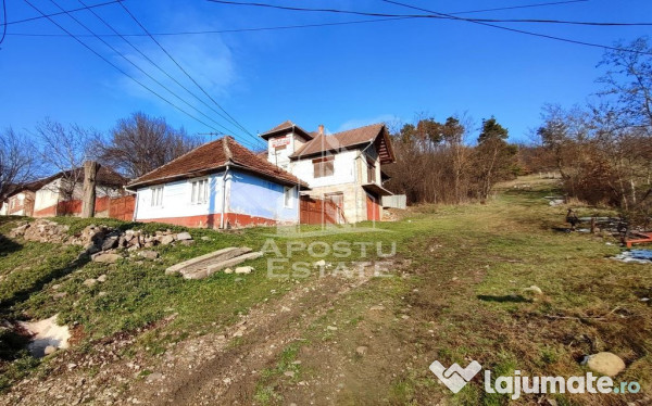Casa de vanzare 9 incaperi, vedere panoramica, Sebis 