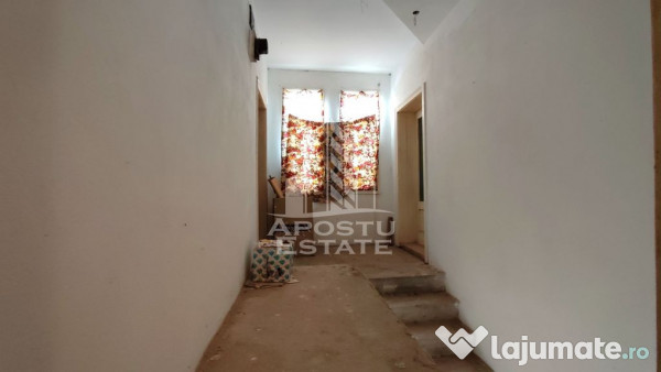 Casa de vanzare 9 incaperi, vedere panoramica, Sebis 