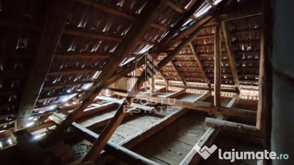 Casa de vanzare 9 incaperi, vedere panoramica, Sebis 