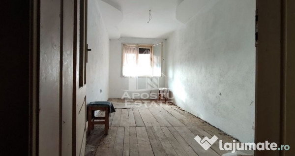 Casa de vanzare 9 incaperi, vedere panoramica, Sebis 