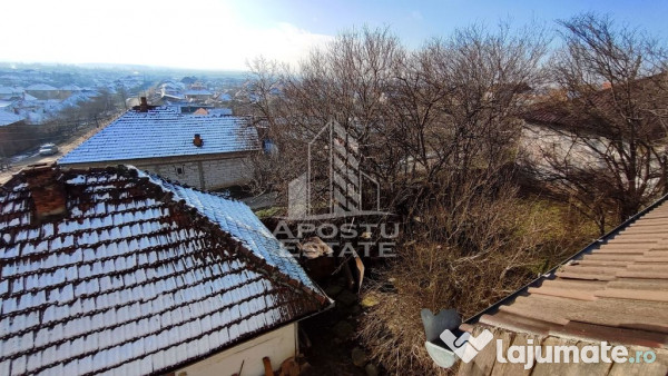 Casa de vanzare 9 incaperi, vedere panoramica, Sebis 