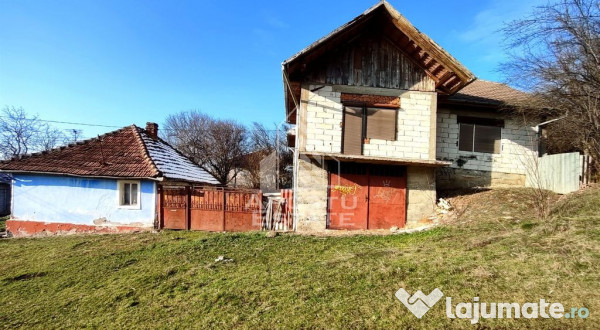 Casa de vanzare 9 incaperi, vedere panoramica, Sebis 