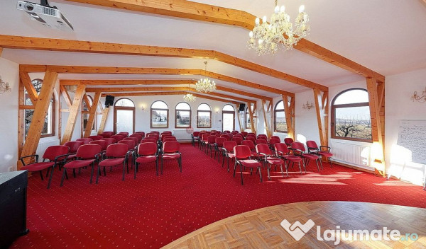 Cladire cu multiple destinatii 