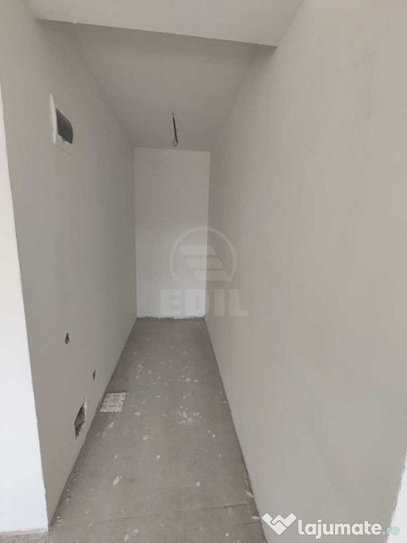 Apartament cu 3 camere si 2 bai,semifinisat, zona Cetatii 
