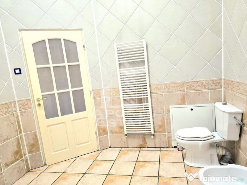 Spatiu comercial 102 mp 