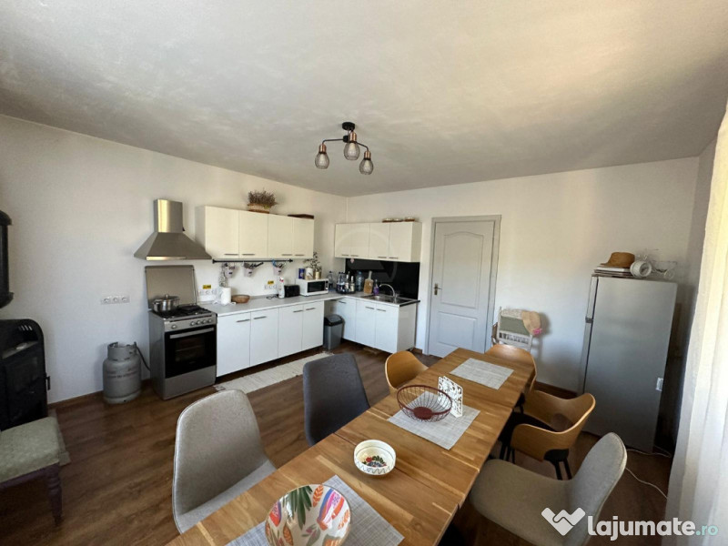 Casa moderna in zona linistita 