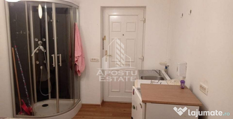 Garsoniera situata in zona Take Ionescu