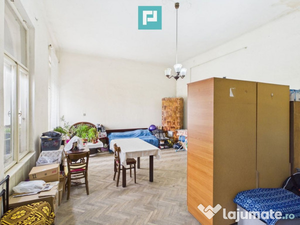 Apartament la casă, 3 camere - P-ța Catedralei