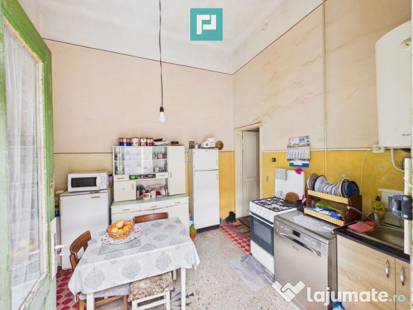 Apartament la casă, 3 camere - P-ța Catedralei