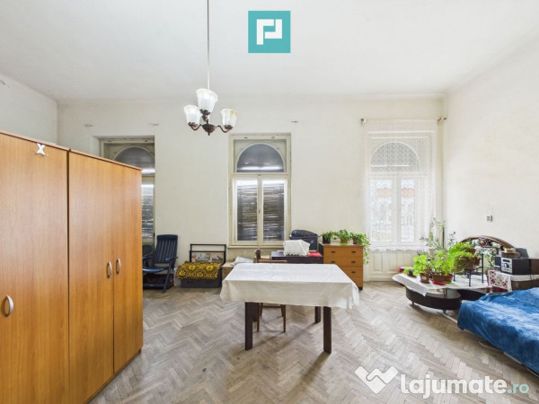 Apartament la casă, 3 camere - P-ța Catedralei