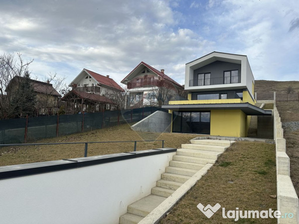 Casa premium de vanzare in Campenesti!