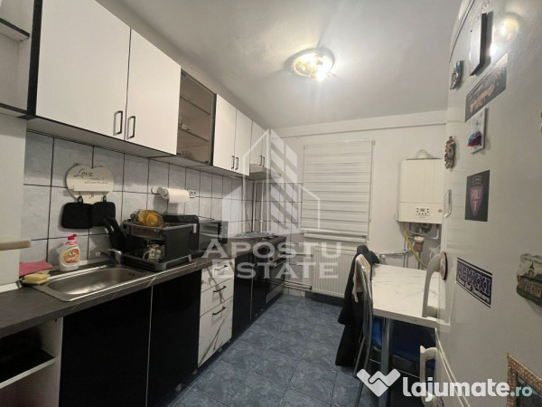 Apartament cu 2 camere, semidecomandat, etaj intermediar