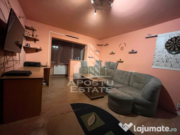 Apartament cu 2 camere, semidecomandat, etaj intermediar