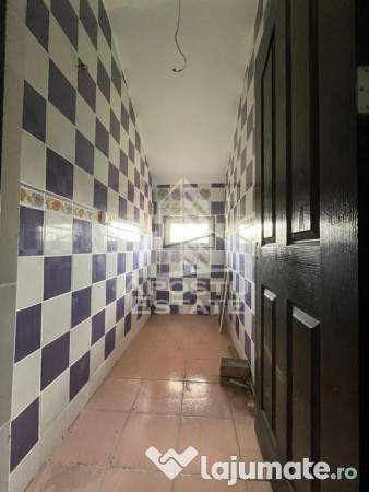 Casa invididuala cu 13 camere, situata in zona Mehala